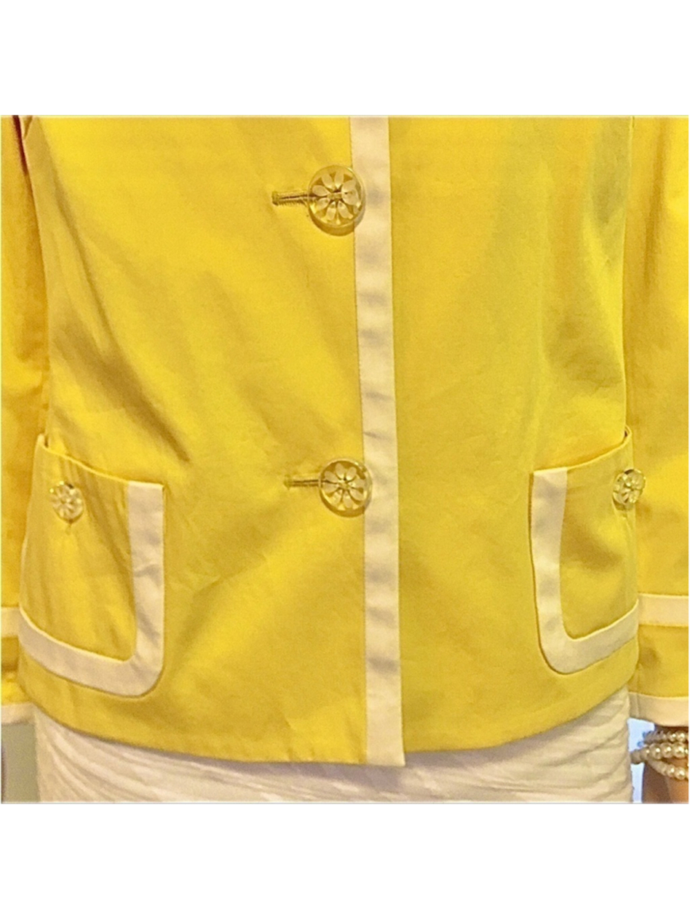 ESCADA 2 PIECE JACKET 43 AND PANTS 44 SET IN SUNFLOWER IN EXCELLENT CONDITION - Picture 6 of 16